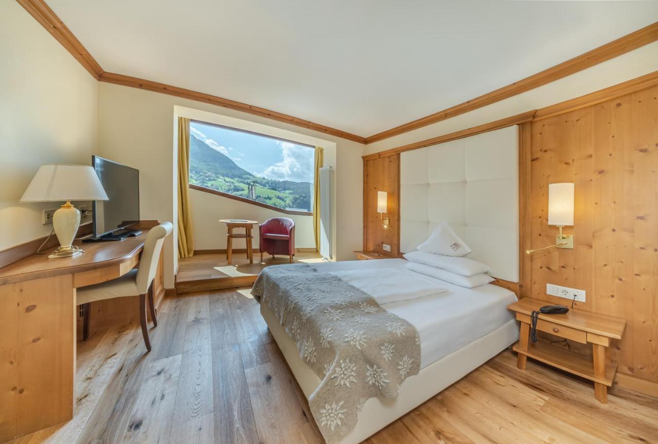 Alpin&Vital Hotel La Perla Ortisei Bagian luar foto